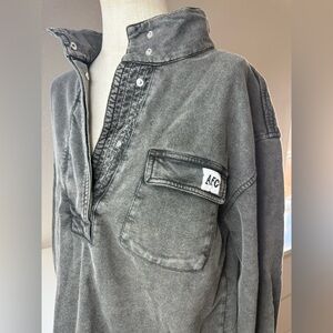 Grey vintage buttoned v-neck pullover sweater